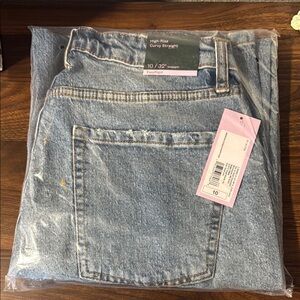 High-Rise Curvy Straight Jeans